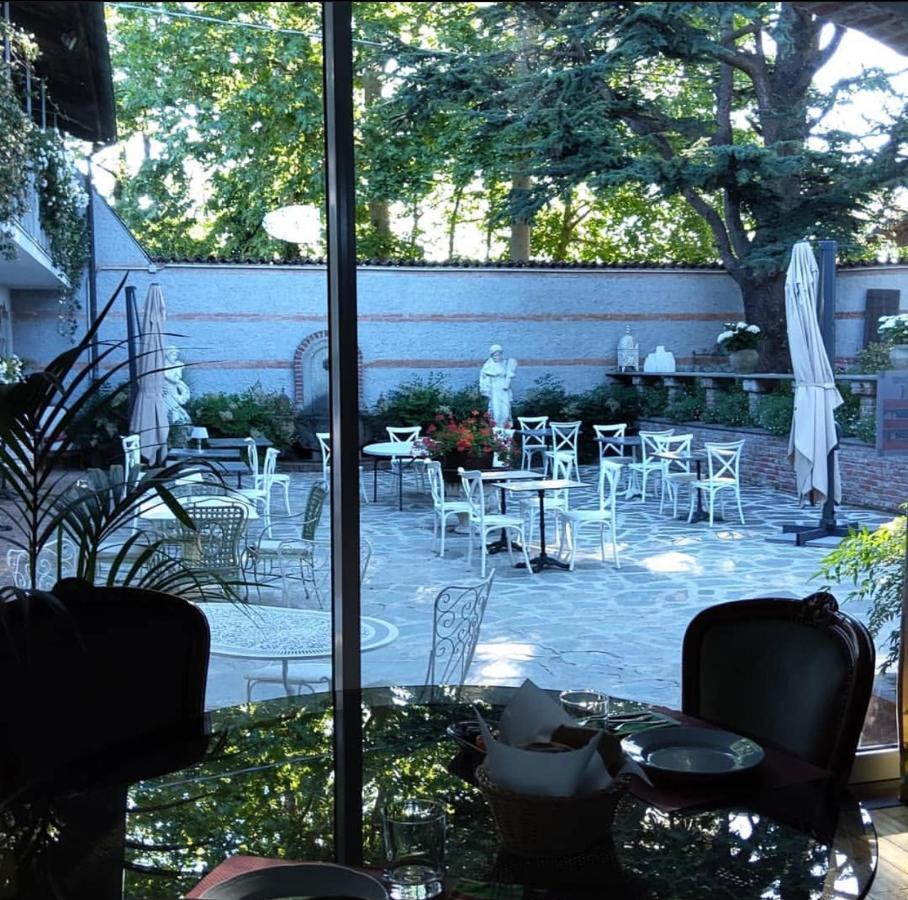Antica Villa Cuneo- Guest House - "B&B E Non Un Hotel A Cuneo" Exterior photo
